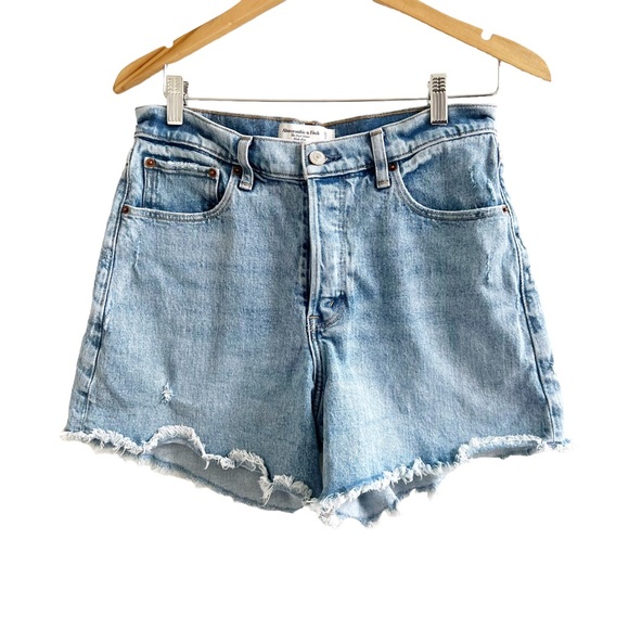 Abercrombie & Fitch Denim - Abercrombie & Fitch The Dad Short High Rise Button Fly Size 28/6 Women’s